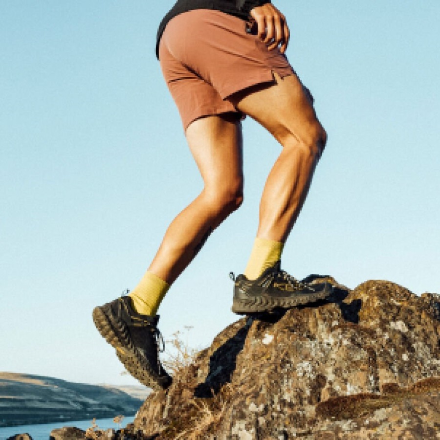 Black-KEEN Yellow Men's NXIS EVO Waterproof Shoe Keen